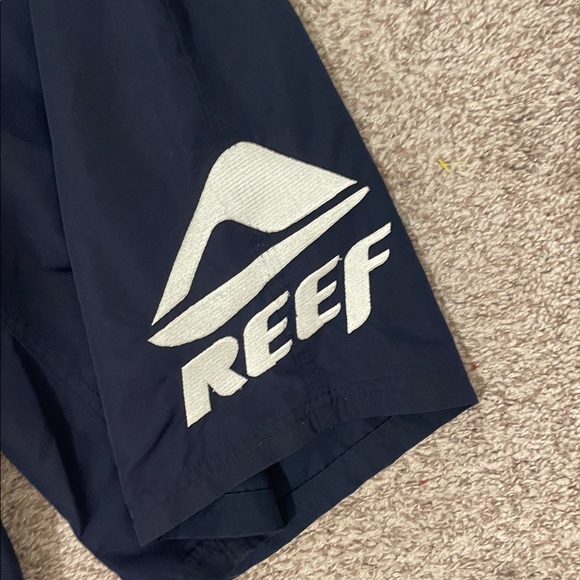 Reef Men's Navy Swim Board Shorts size 33 inch waist - Picture 2 of 6